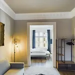 Art Apartments
